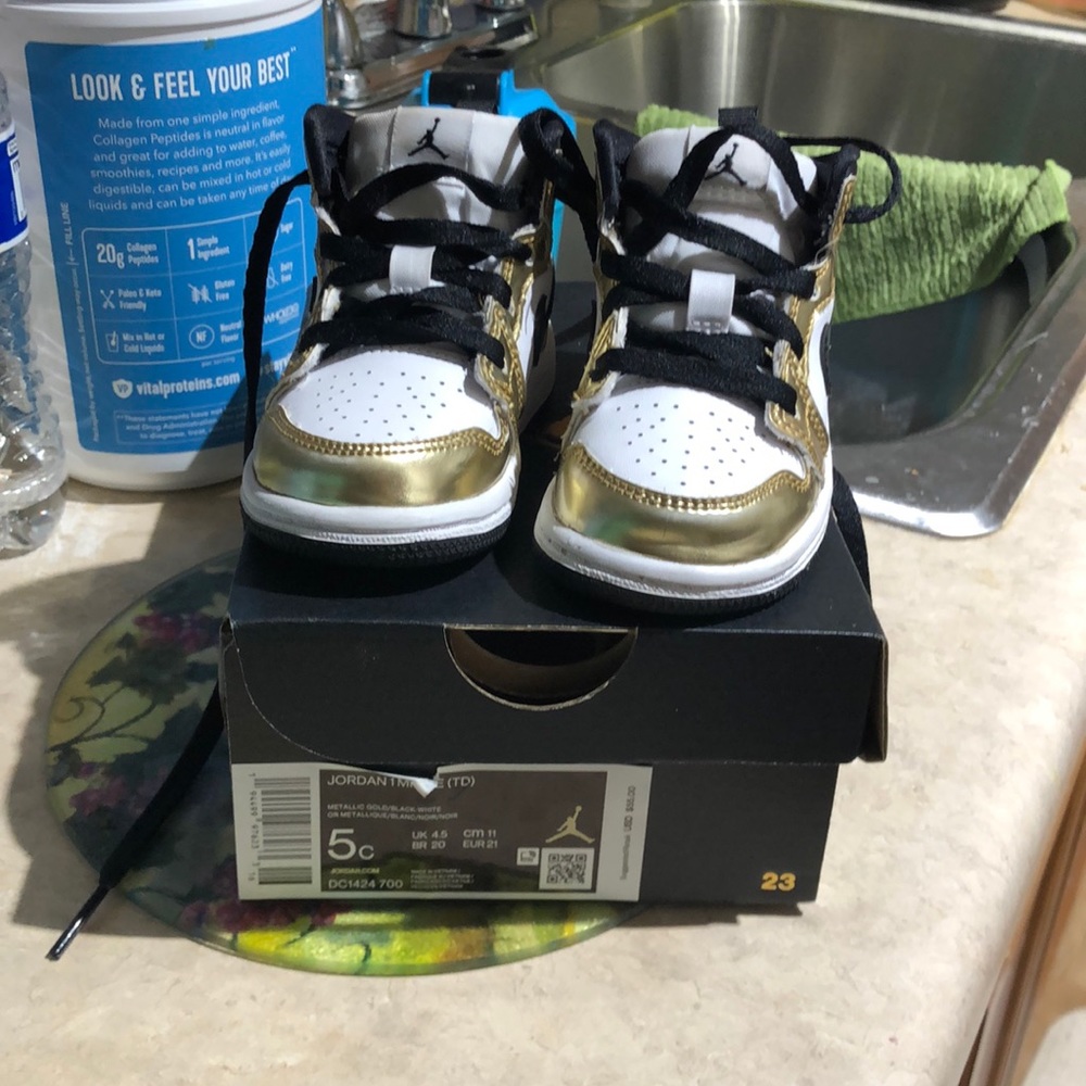Jordan 1 Mid